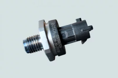 фото датчик давления топлива в рампе (isf2.8) bosch 0281006326 0 281 006 326 