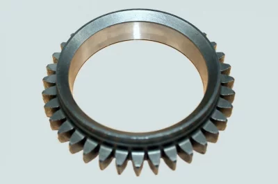 фото шестерня с креплением для коленвала (передняя) (6isbe) dcec 4893386 4934418 